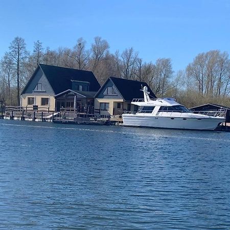 Ausflugsrestaurant & Pension Aalbude & Hausflossvermietung 15 Ps Am Kummerower See-Verchen Dargun Kültér fotó