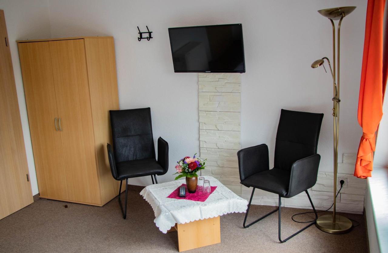 Ausflugsrestaurant & Pension Aalbude & Hausflossvermietung 15 Ps Am Kummerower See-Verchen Dargun Kültér fotó