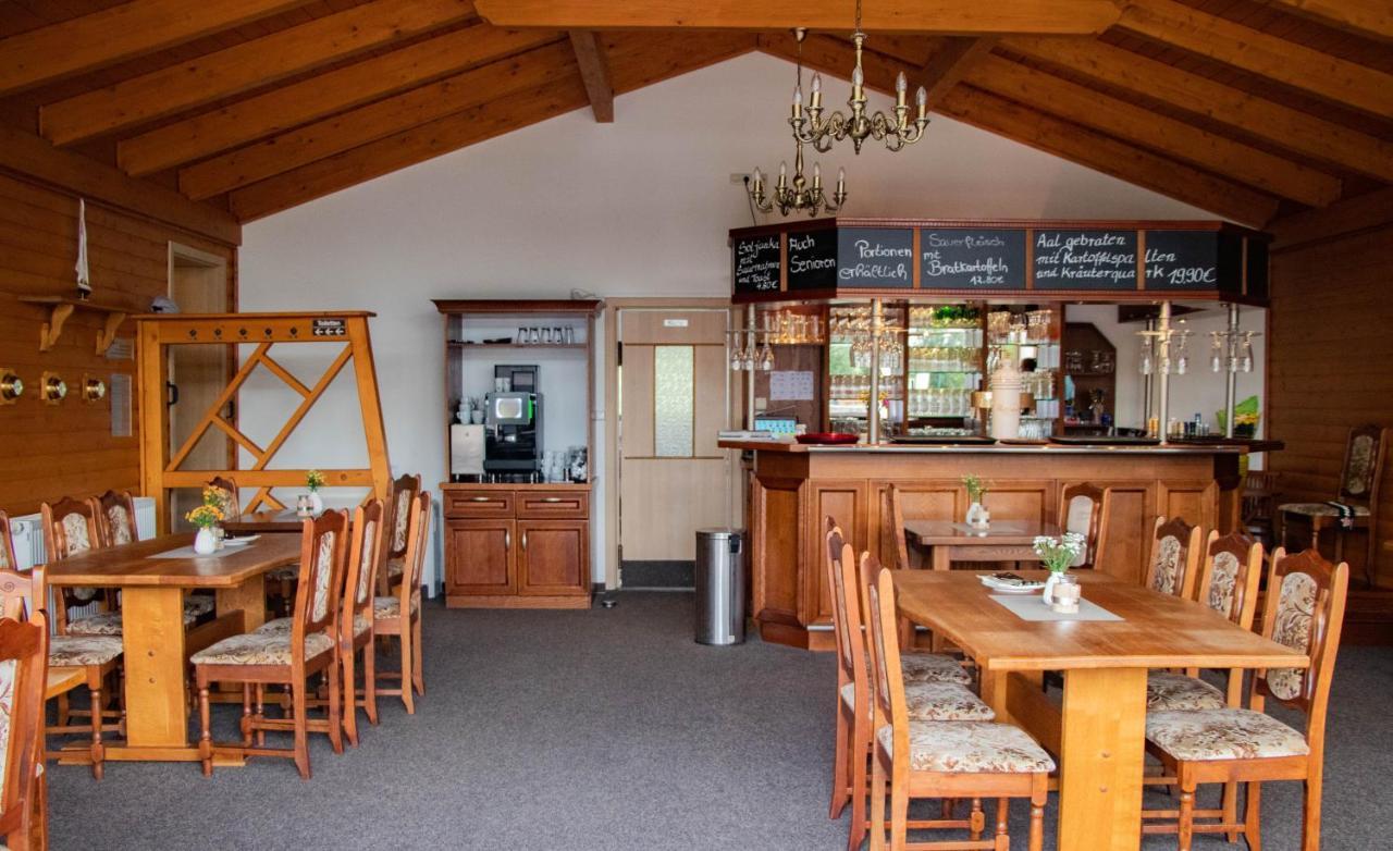 Ausflugsrestaurant & Pension Aalbude & Hausflossvermietung 15 Ps Am Kummerower See-Verchen Dargun Kültér fotó