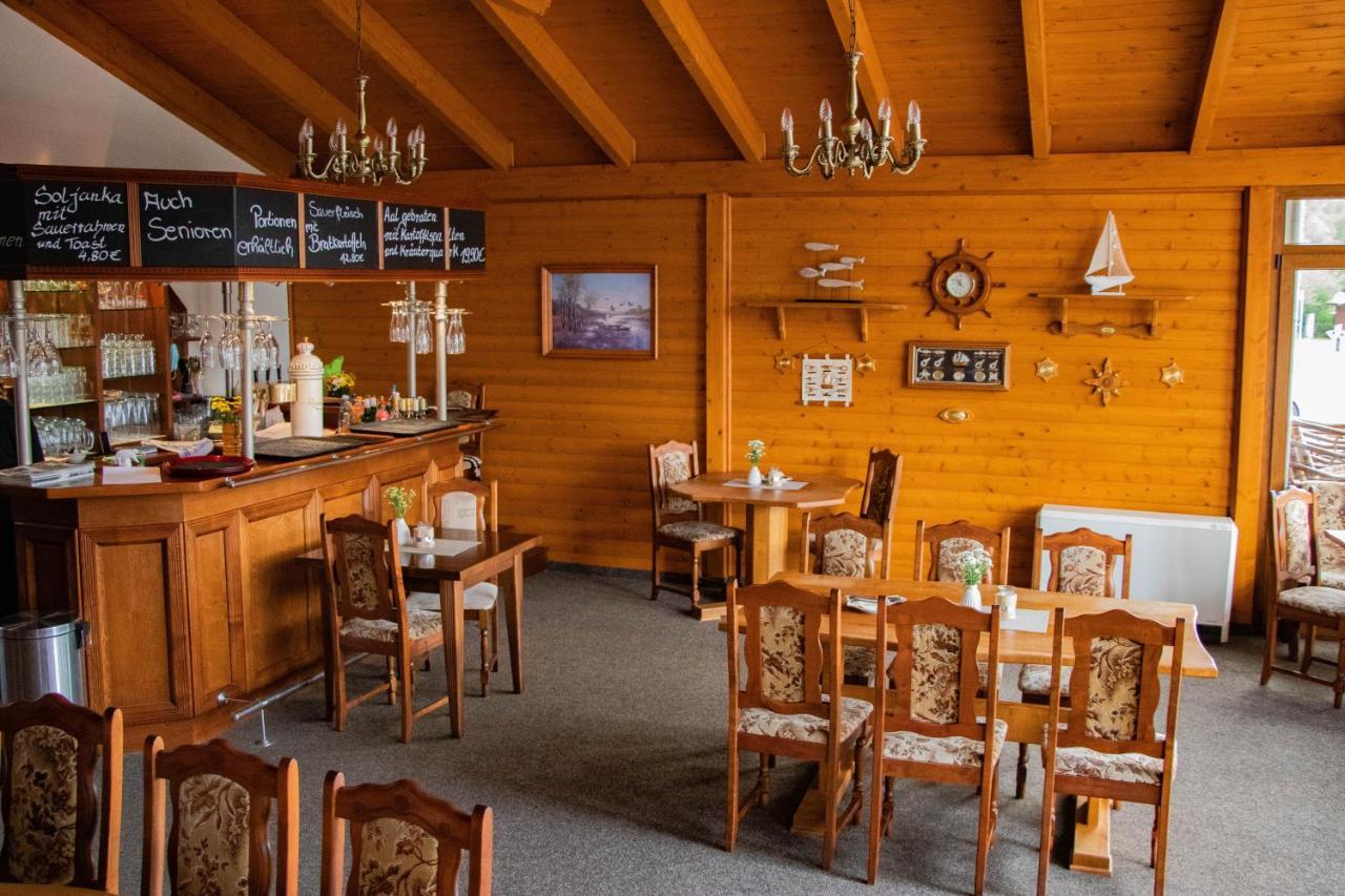 Ausflugsrestaurant & Pension Aalbude & Hausflossvermietung 15 Ps Am Kummerower See-Verchen Dargun Kültér fotó