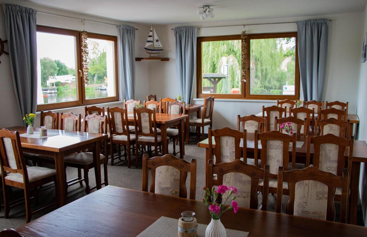 Ausflugsrestaurant & Pension Aalbude & Hausflossvermietung 15 Ps Am Kummerower See-Verchen Dargun Kültér fotó