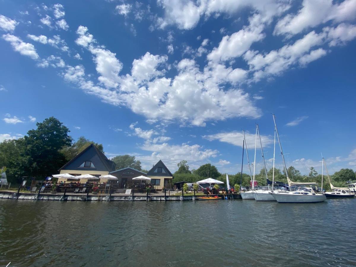 Ausflugsrestaurant & Pension Aalbude & Hausflossvermietung 15 Ps Am Kummerower See-Verchen Dargun Kültér fotó